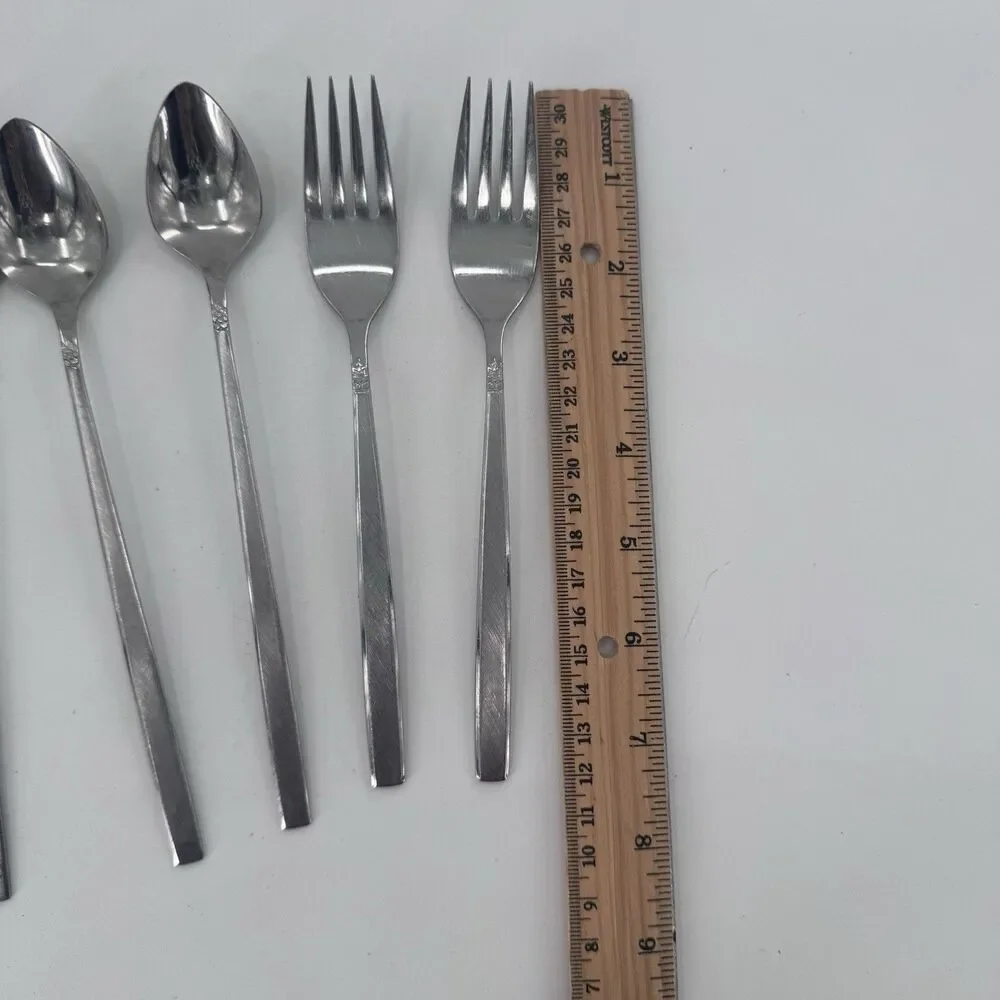Lot of 17 1881 Rogers Oneida Ltd Melissa pattern stainless Forks Knives Spoons